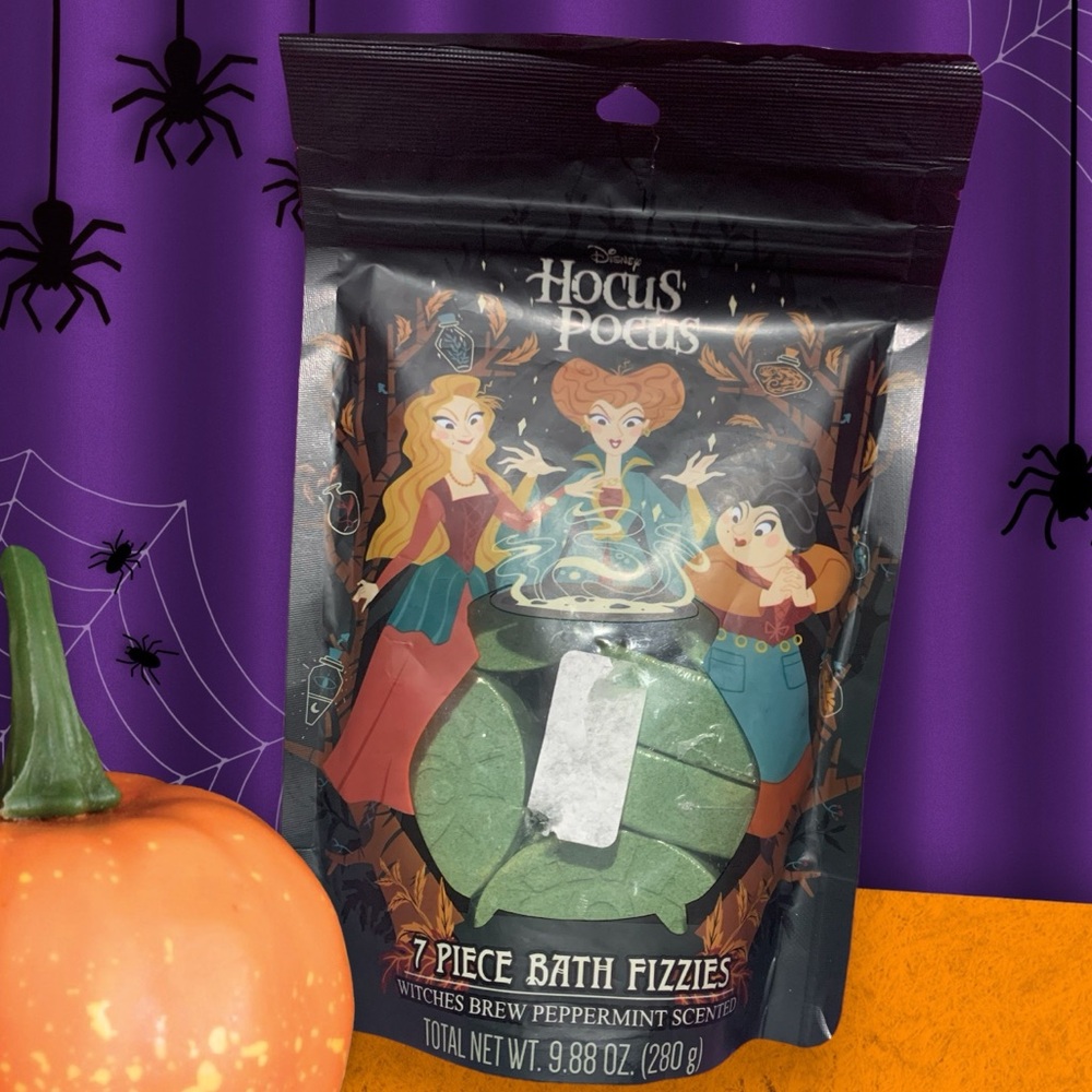Hocus Pocus peppermint scented bath bomb fizzies
